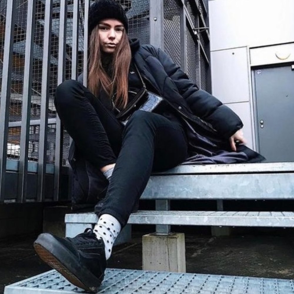 Vans Old Skool in all black monochrome